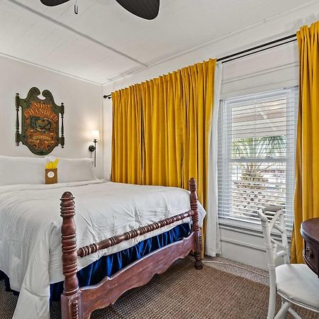 Old Carrabelle Hotel Regatta Suite Extérieur photo